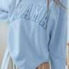 Damen-Sweatshirt mit bestickter Aufschrift – Bild 2